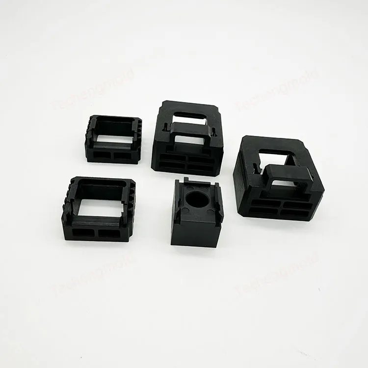 特诚科技PA66精密注塑件实拍 2